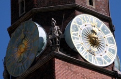 Odnowiony przez firm ELEMIK zegar na wiey wrocawskiego Ratusza