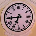 Zegar fasadowy w Ulanowie